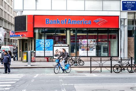 ‘No communication,’ cries Bank of America customers .